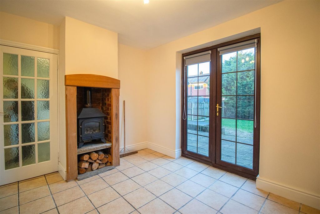 Property photo 3 of 12 Reception 2