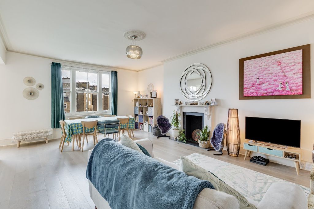 Property photo 2 of 6 Picture No. 13