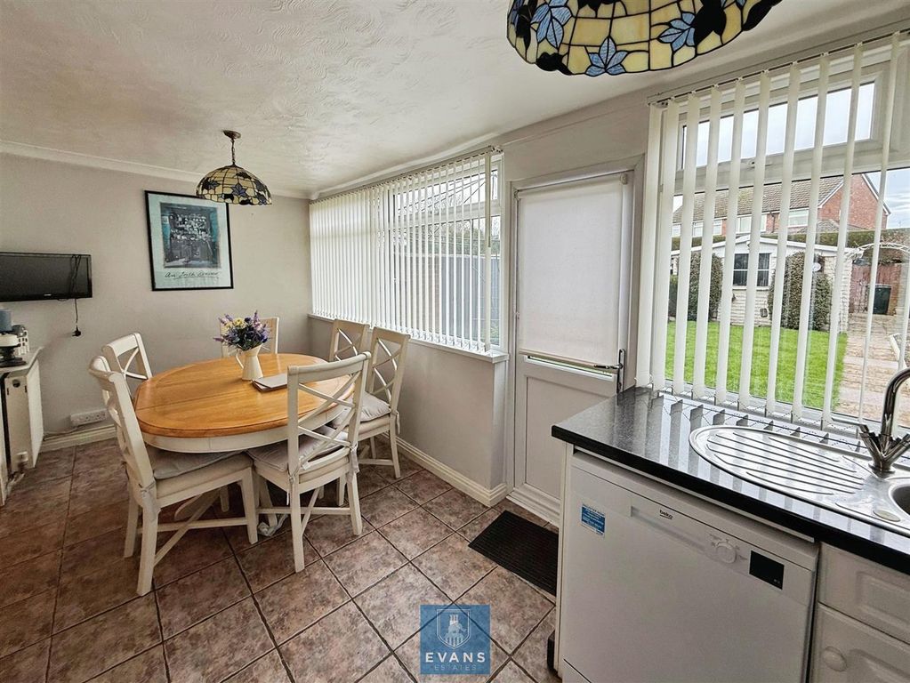 Property photo 3 of 14 Kitchen/Diner