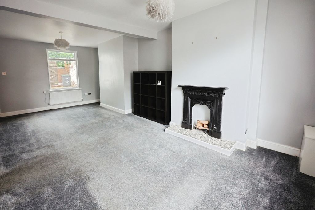 Property photo 3 of 10 Pbox-Img.Jpg