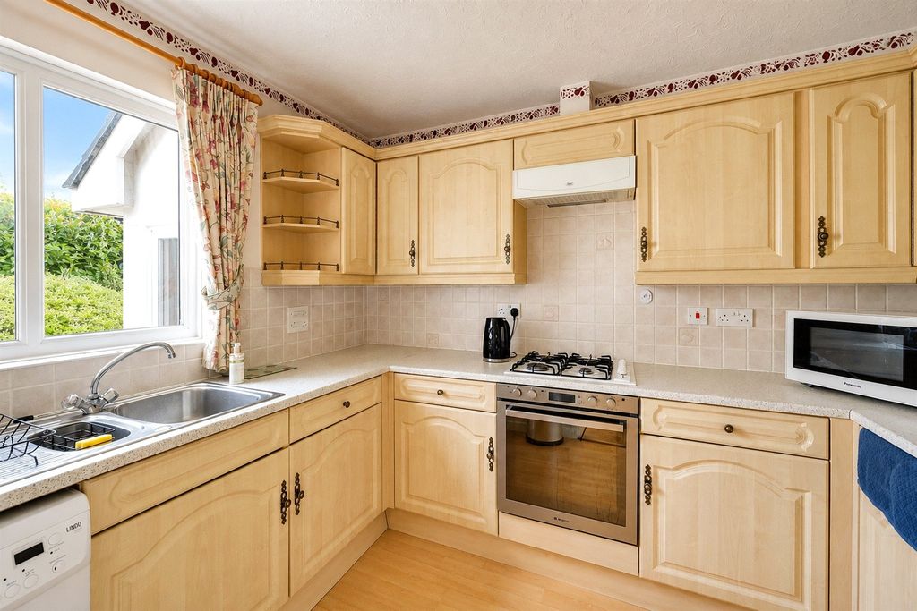 Property photo 2 of 12 Picture No. 26