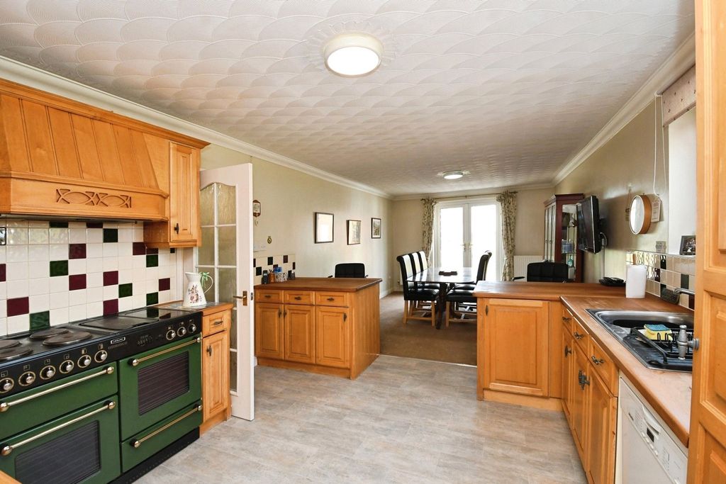 Property photo 3 of 17 Pbox-Img.Jpg