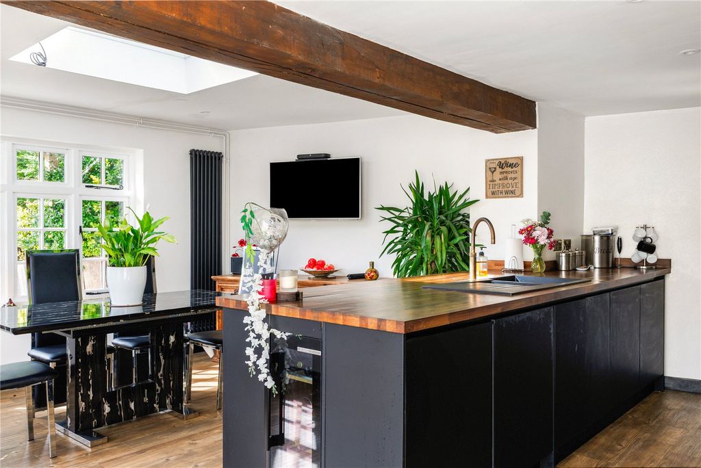 Property photo 3 of 23 Picture No. 17