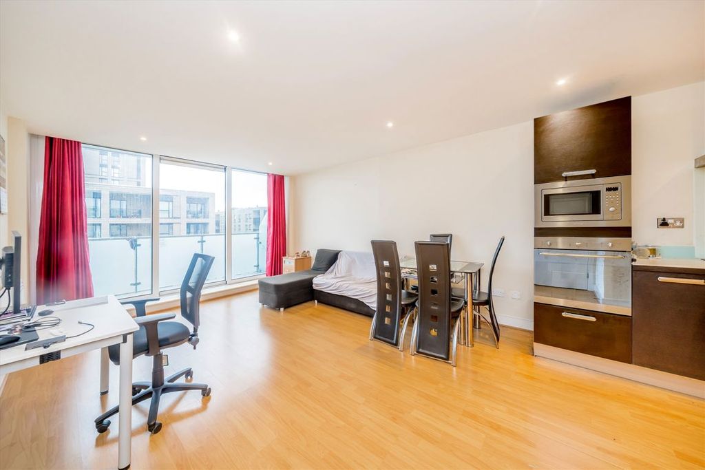 Property photo 2 of 8