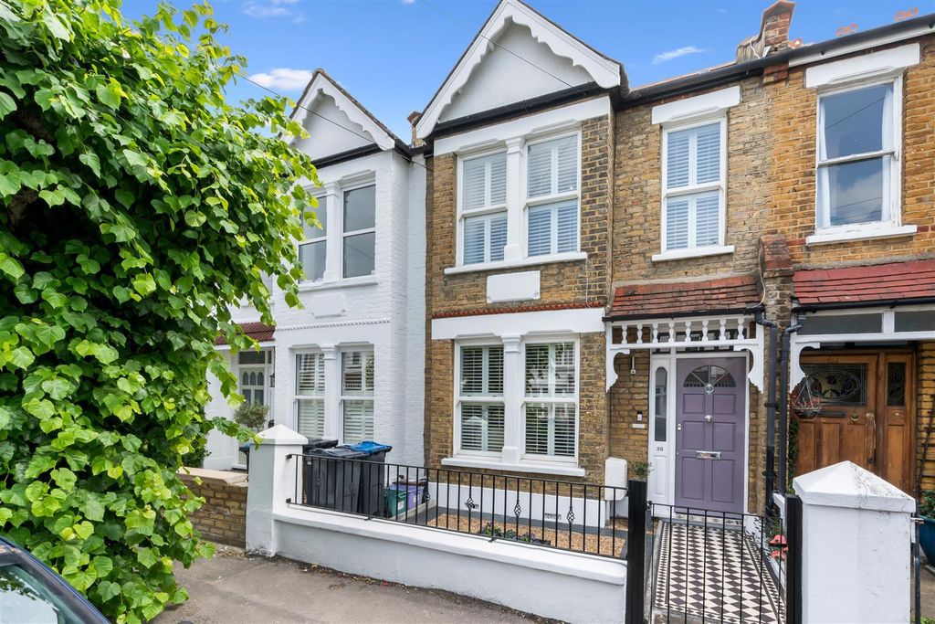 Property photo 1 of 11 External