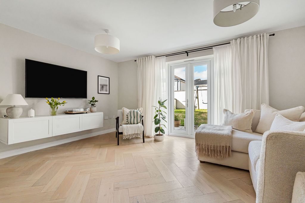 Property photo 2 of 22