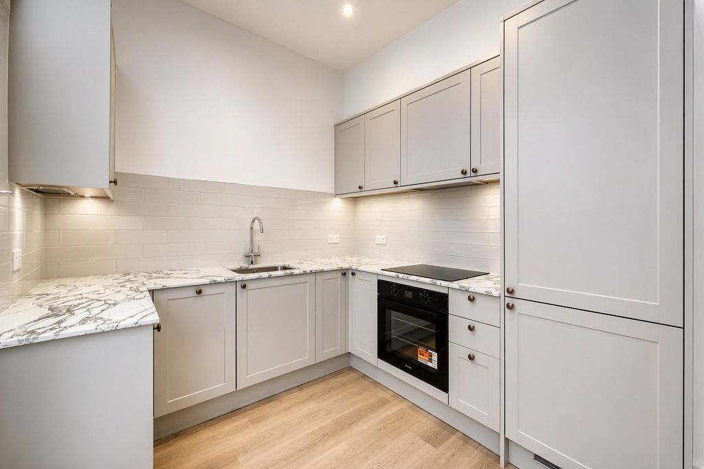 Property photo 2 of 7 Kitchen