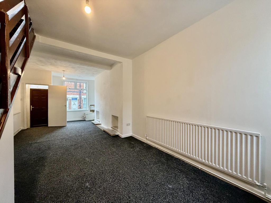 Property photo 3 of 19 Living Room