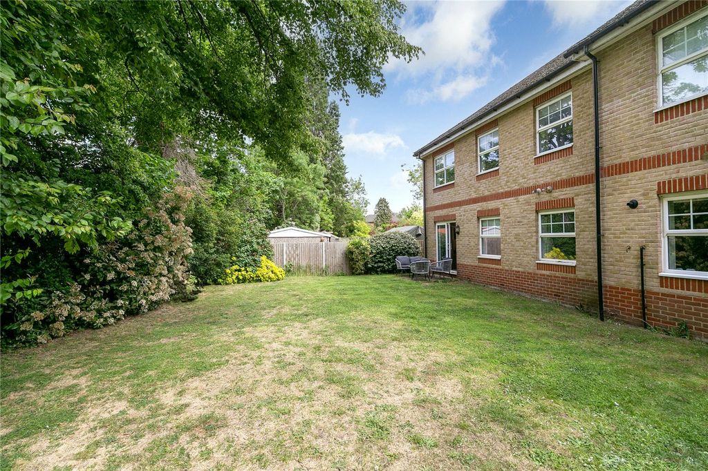 Additional image 14 of 2 bed flat for saleAzalea Court, Hampton TW12