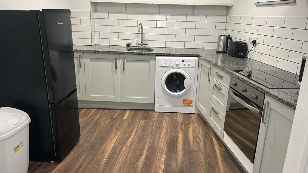 Property photo 2 of 5 01c2Dfe0-ee85-4837-Addb-171c6994Ed0c.Jpg