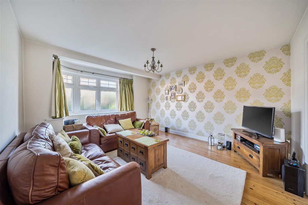 Property photo 3 of 24 1388407-5-693Aa30c9Ae19.Jpg