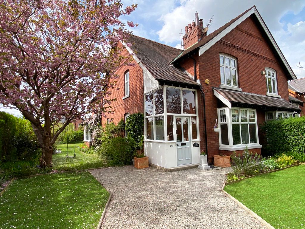 Property photo 1 of 37 Photo 11