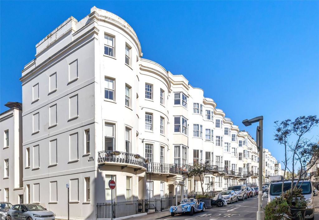 Property photo 1 of 16 Waterloo Street