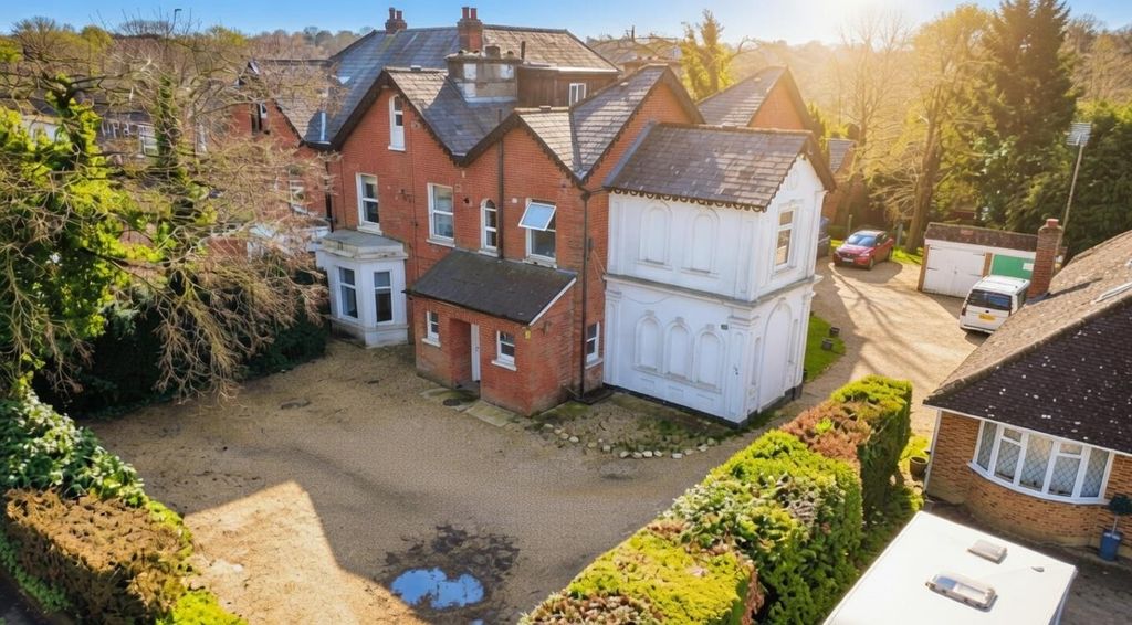 Property photo 1 of 9 External Aspect