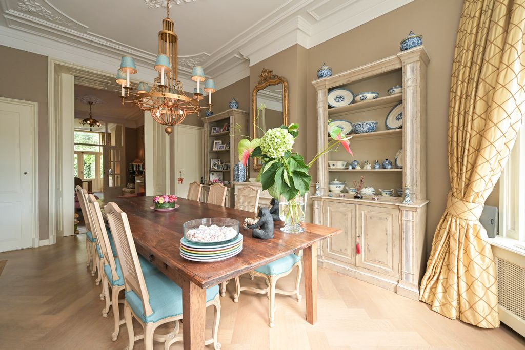 Property photo 3 of 61