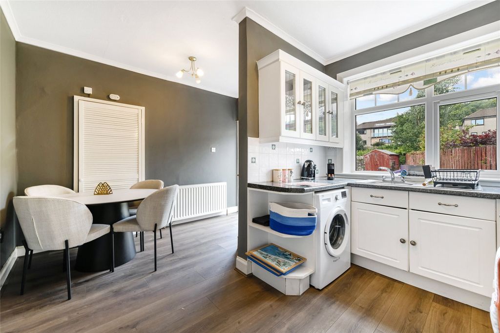 Property photo 3 of 15 Dining Kitchen