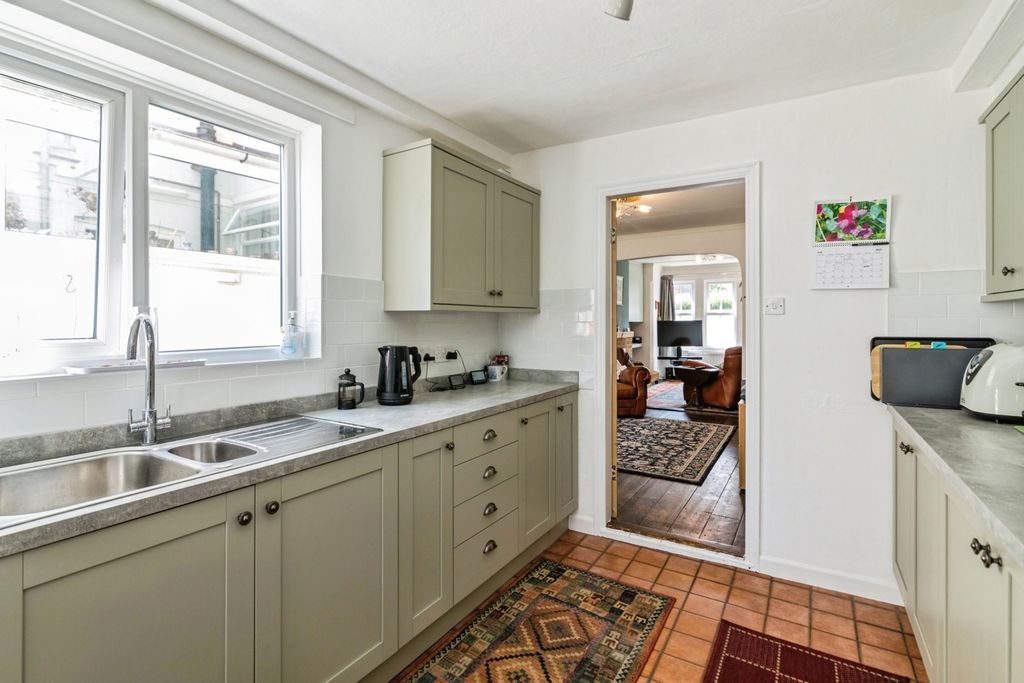 Property photo 2 of 17 Kitchen