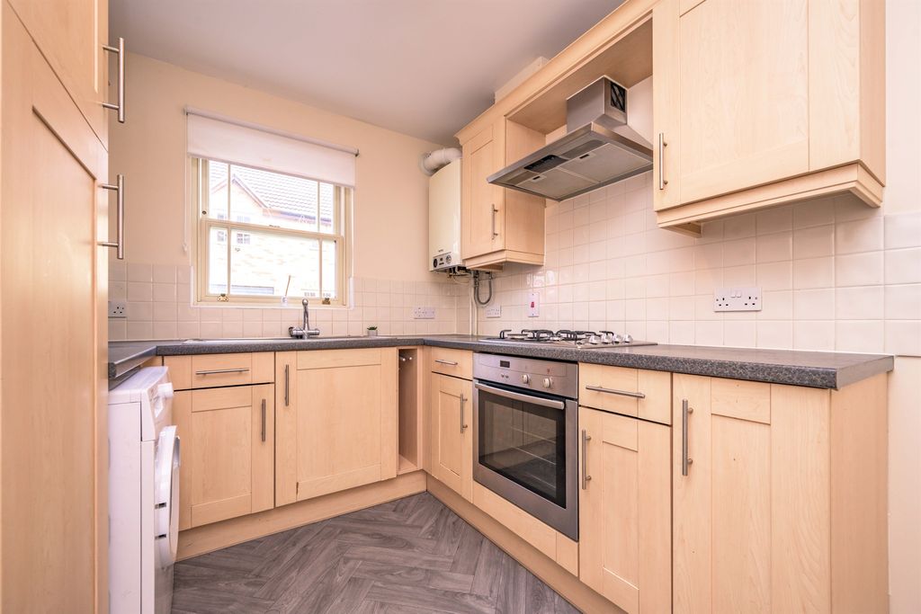 Property photo 3 of 12