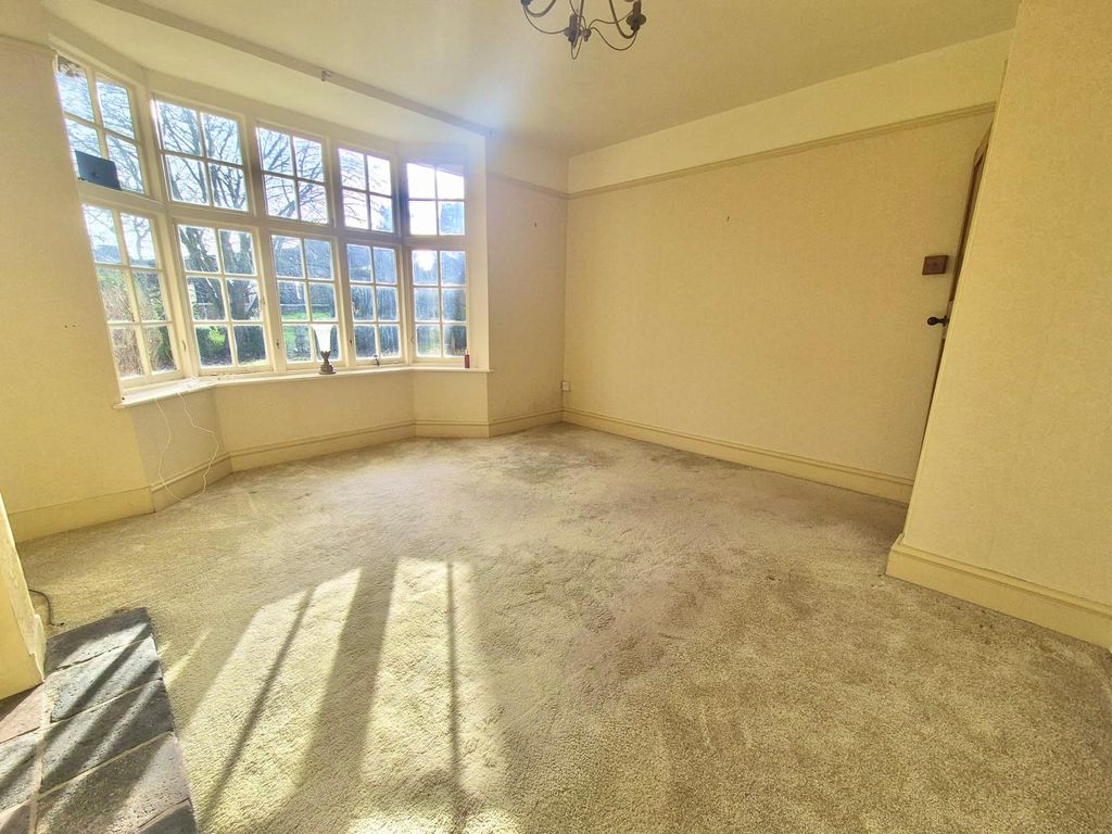 Property photo 3 of 24