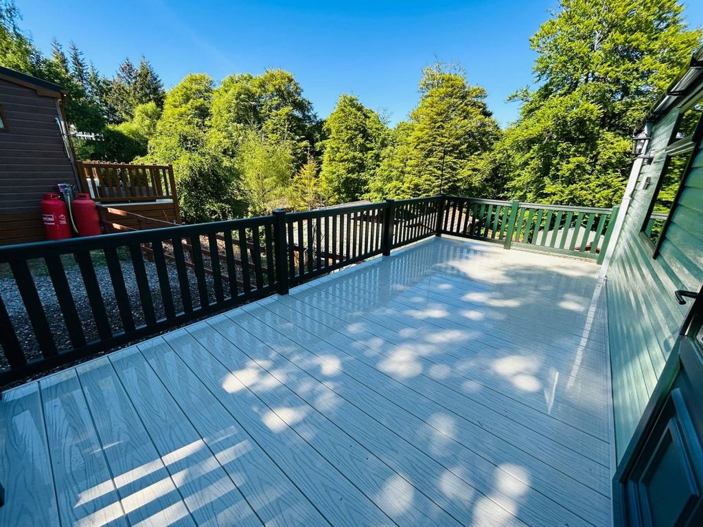 Property photo 2 of 15 Burgundy 11