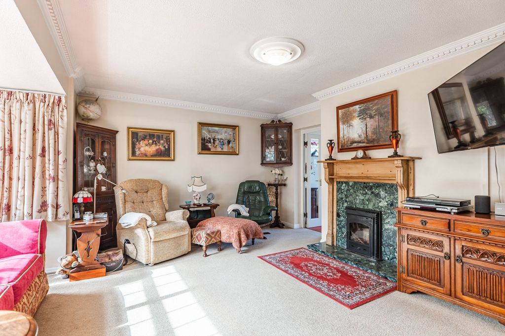 Property photo 2 of 14