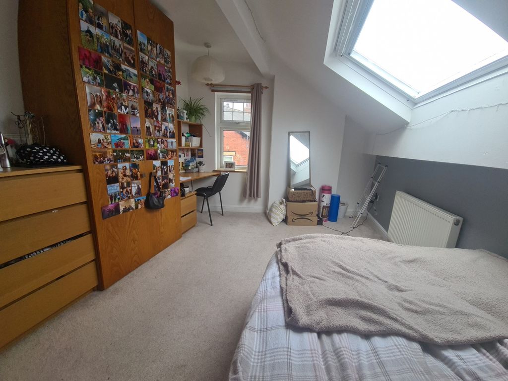 Property photo 2 of 24 A Bright And Cozy Master Bedroom Featuring A Large...