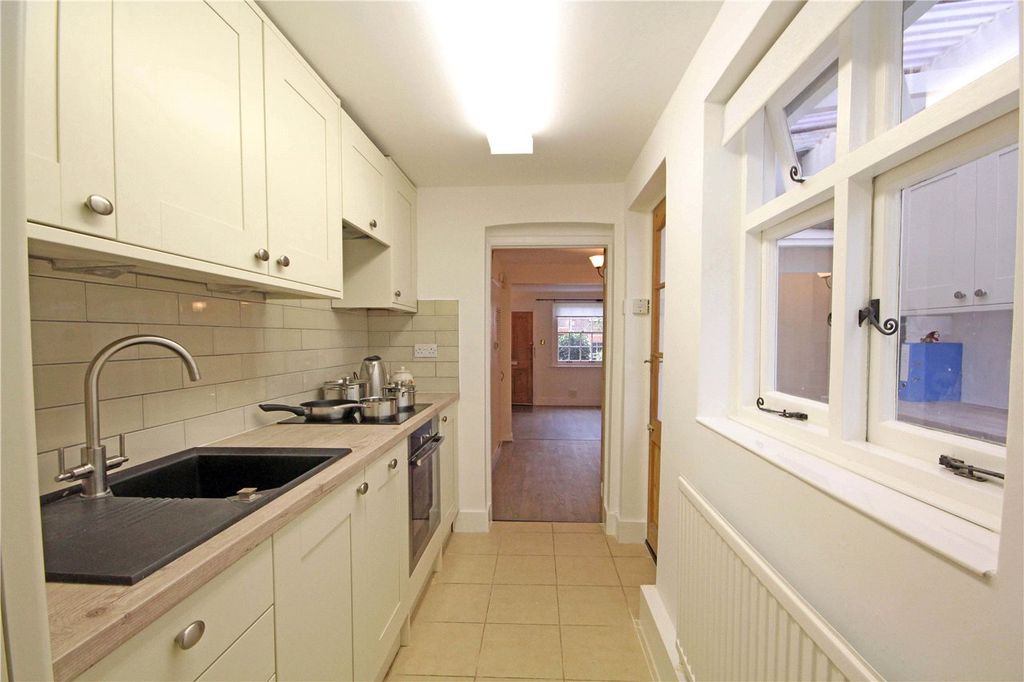 Property photo 3 of 16 Kitchen