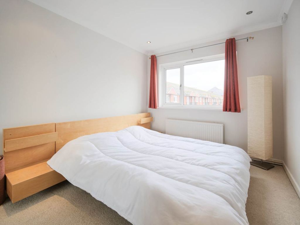 Property photo 3 of 6 P1010382