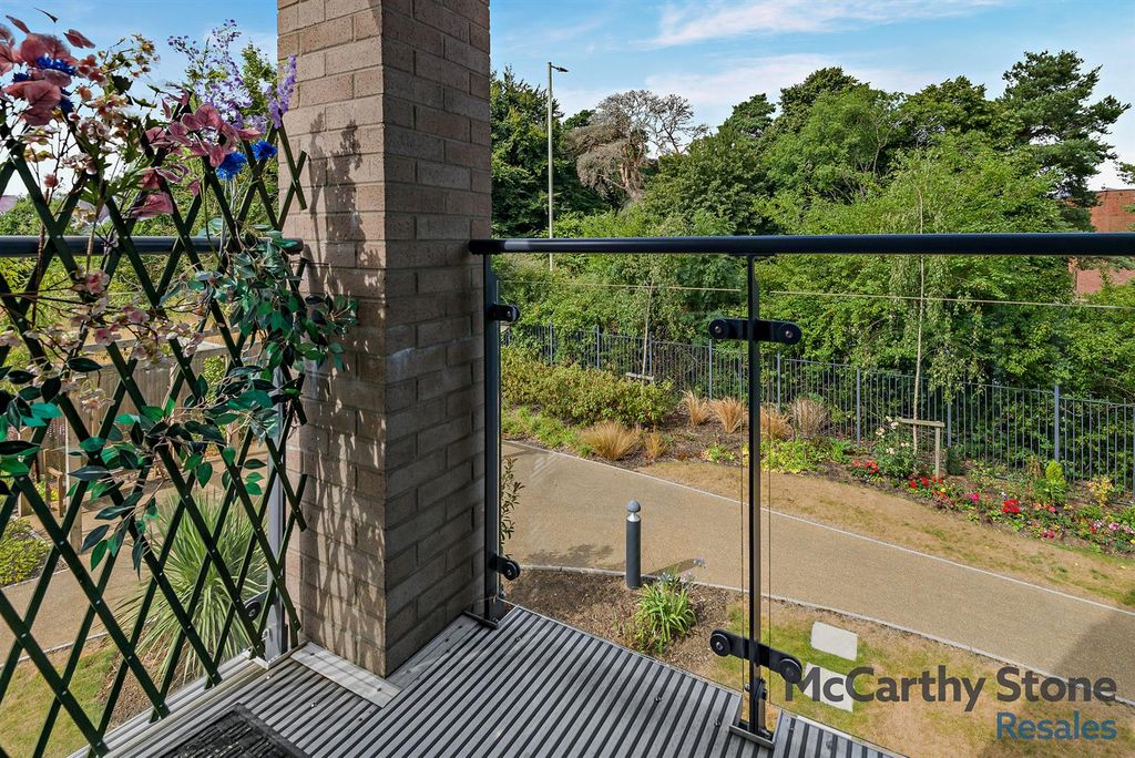 Property photo 1 of 20 Balcony