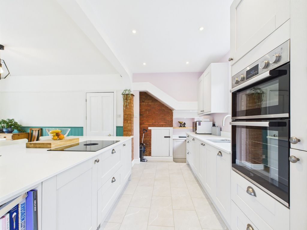 Property photo 3 of 36