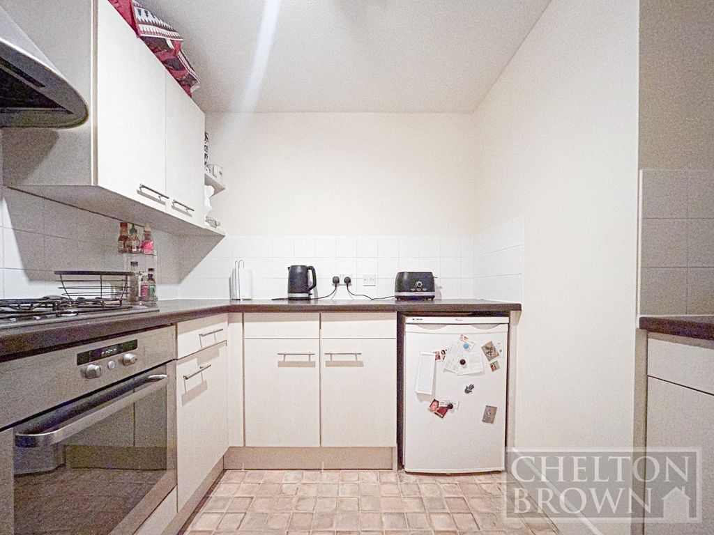 Property photo 3 of 19 Kitchen