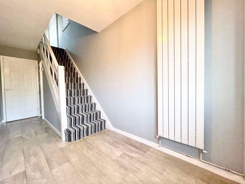 Property photo 2 of 17 Entrance Hall