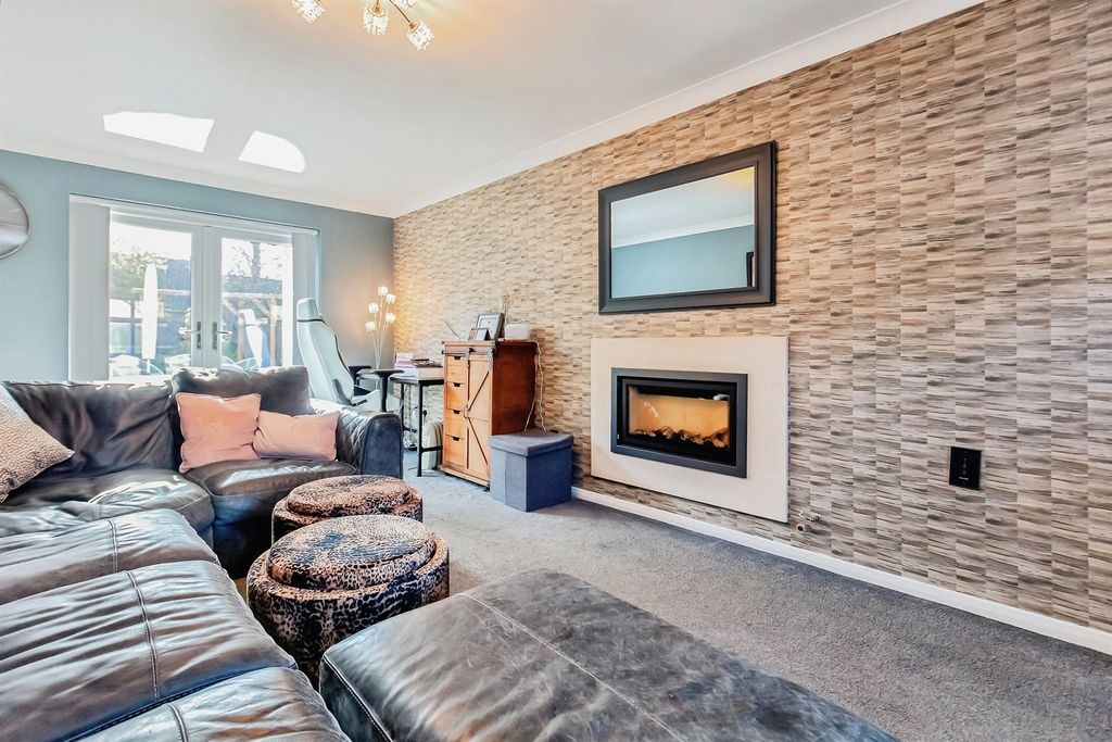 Property photo 2 of 24