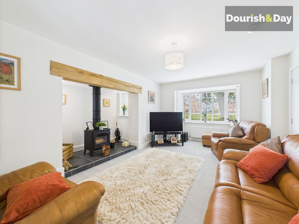 Property photo 2 of 28