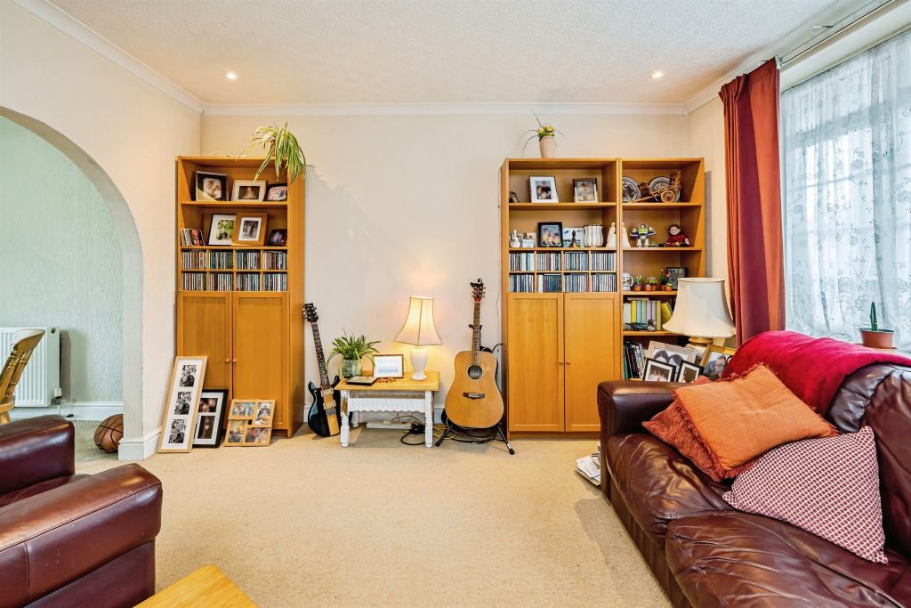 Property photo 3 of 18