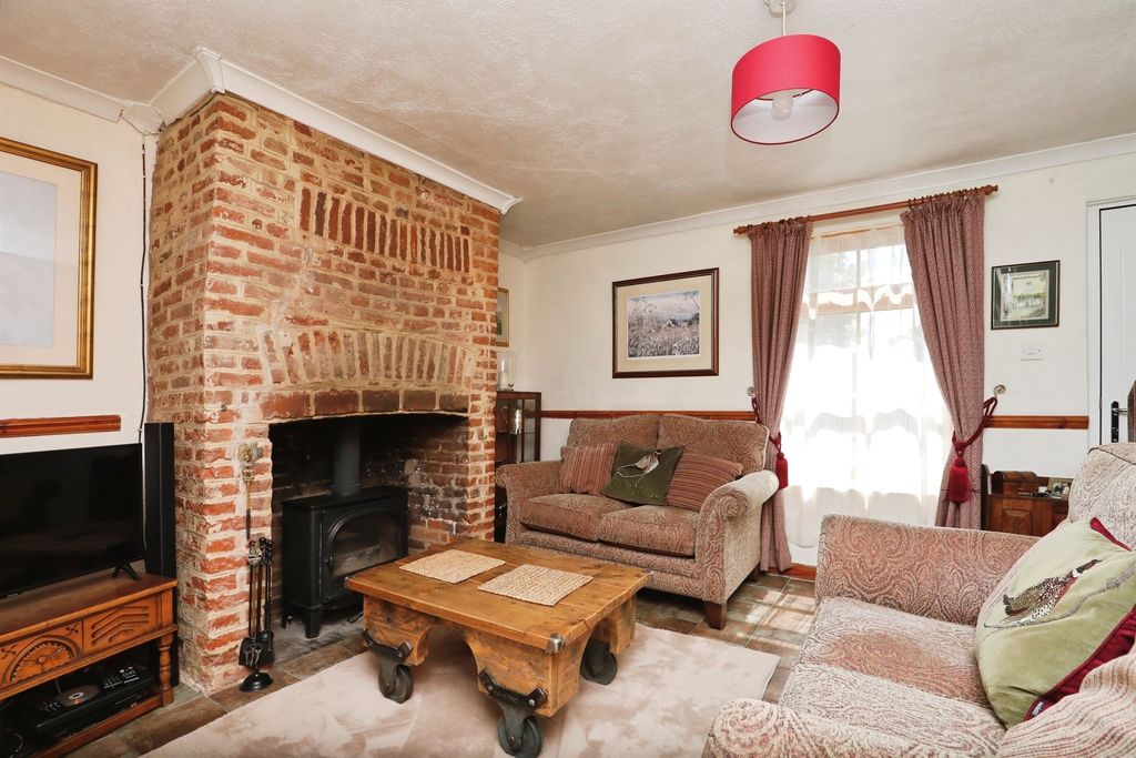 Property photo 2 of 17