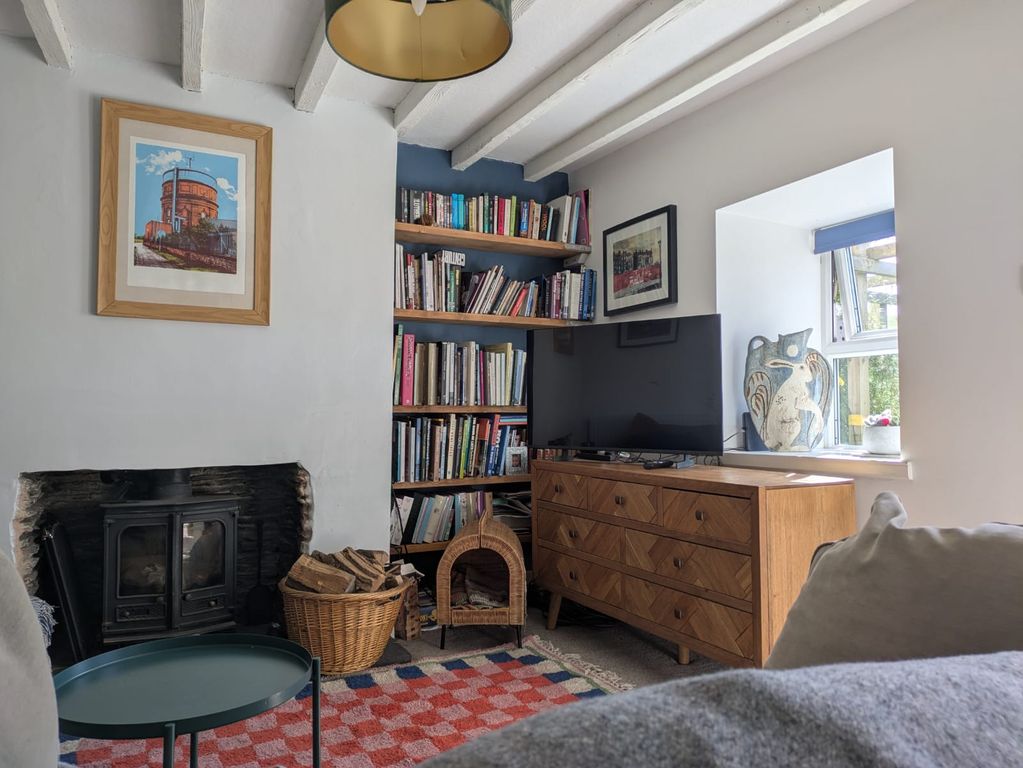 Property photo 2 of 20