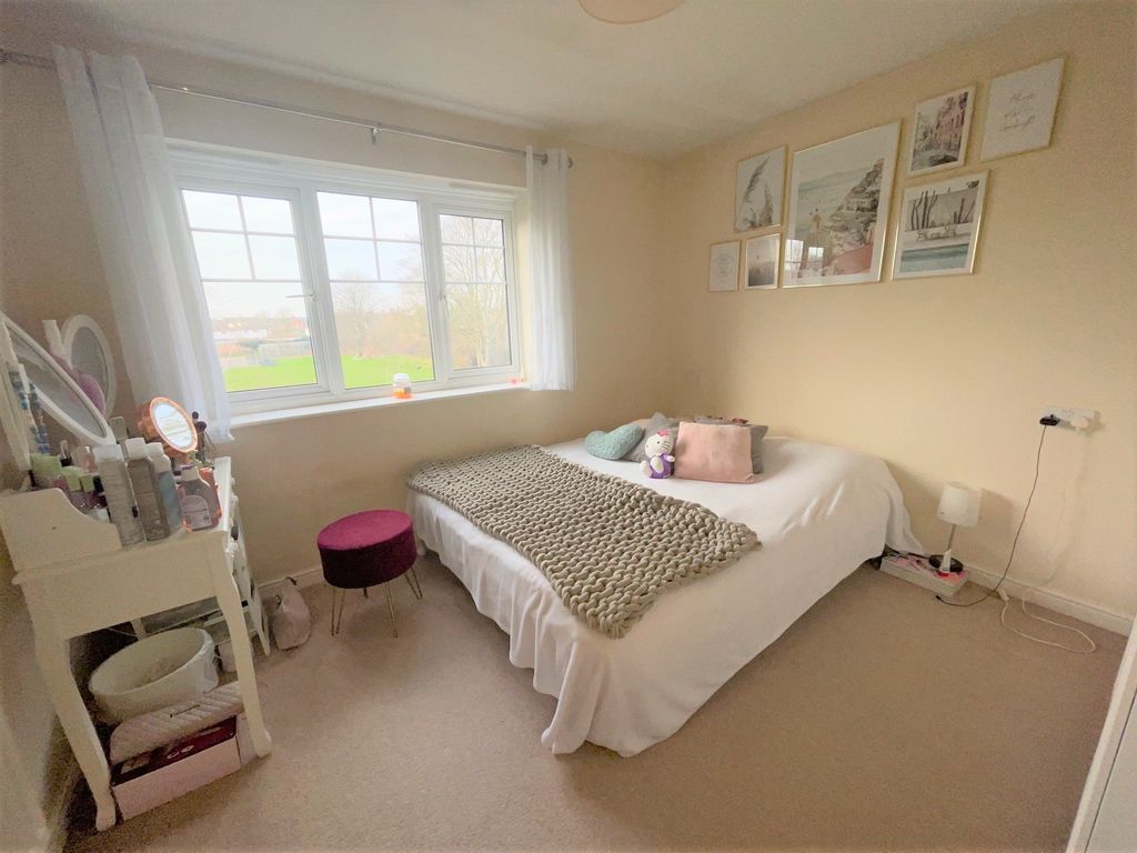 Property photo 3 of 5