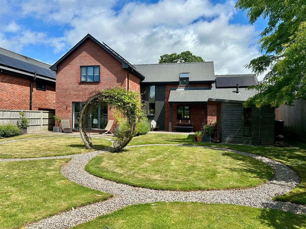 Property photo 2 of 22