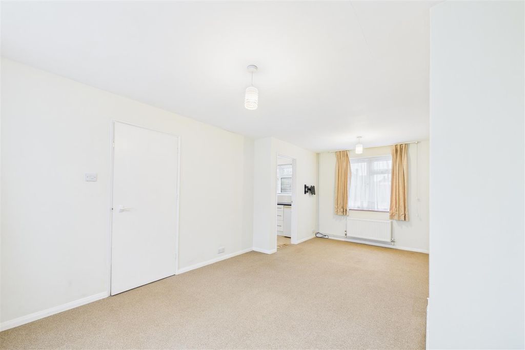 Property photo 3 of 15 Cam01894G0-Pr0259-Still002.Jpg