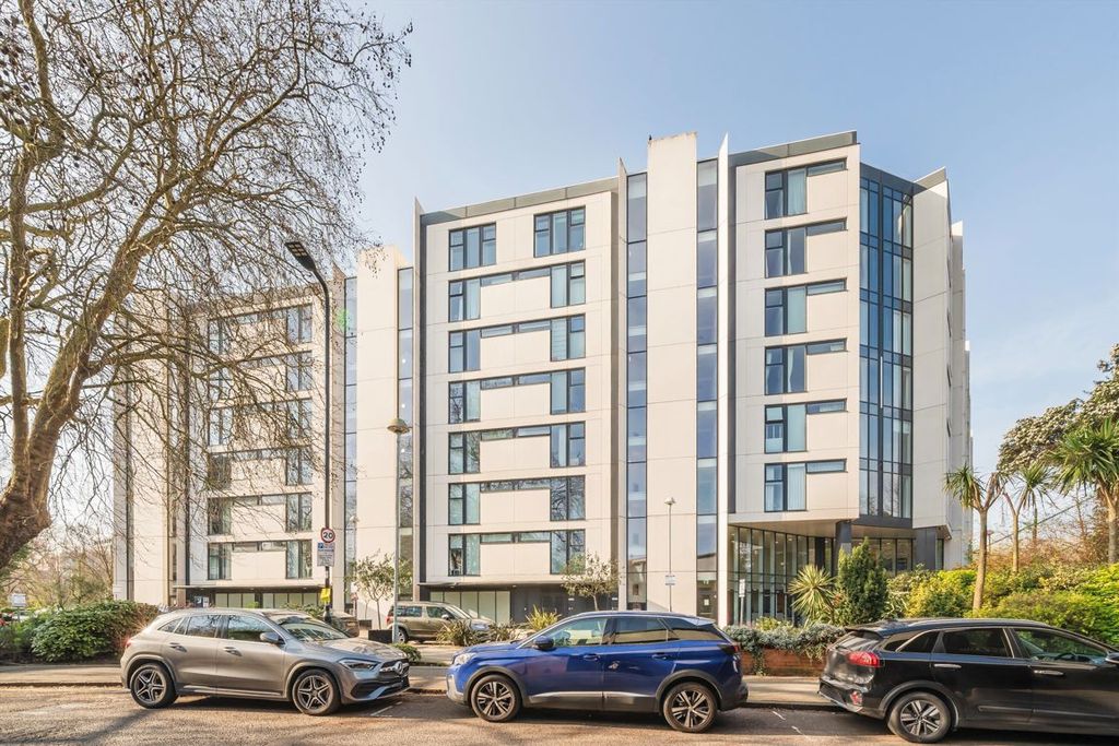 Property photo 1 of 8