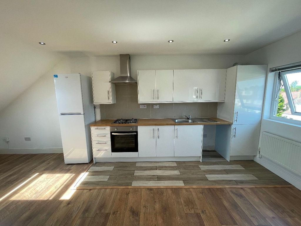 Property photo 3 of 7 Kitchen