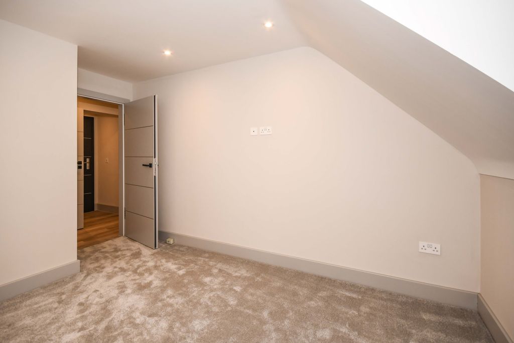 Property photo 3 of 20 Dd2c823A-c007-Ec11-B
