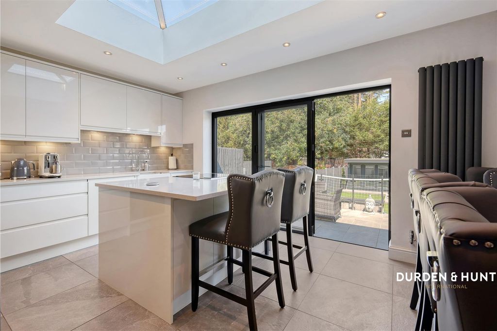 Property photo 3 of 30 Brackley Square