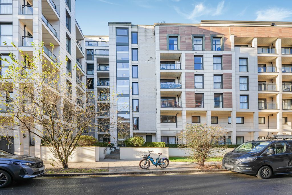 Property photo 1 of 20