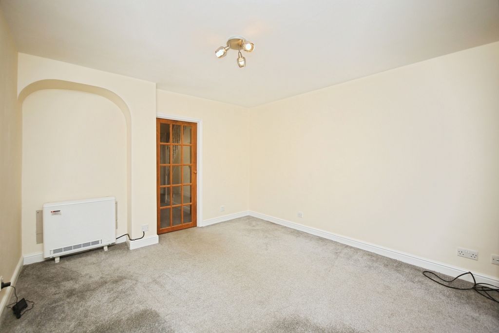 Property photo 3 of 17 Photo