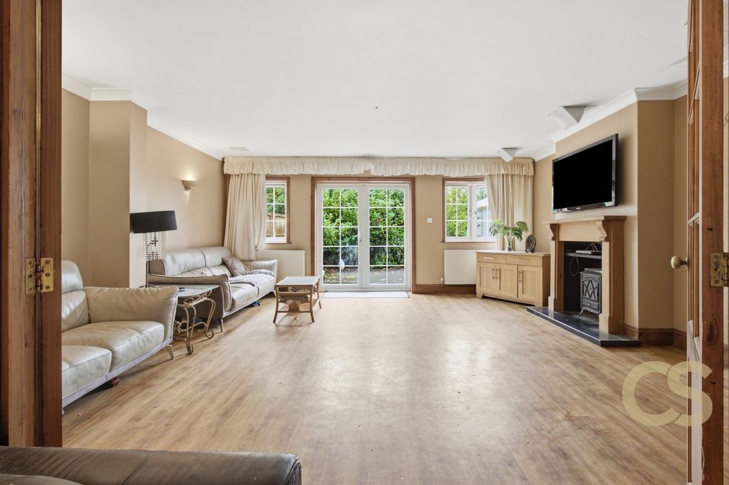 Property photo 3 of 23 5676952