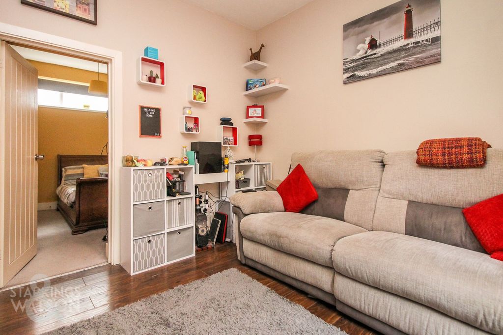 Property photo 3 of 7