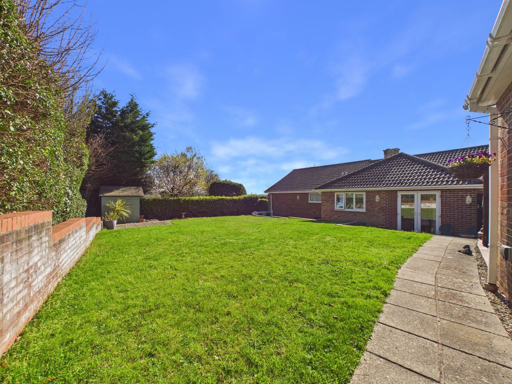 Property photo 1 of 15 Cam01984G0-Pr0583-Still016