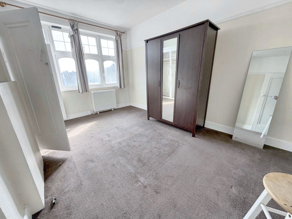 Property photo 2 of 7 Gallery